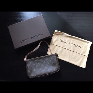 Louis Vuitton Clutch